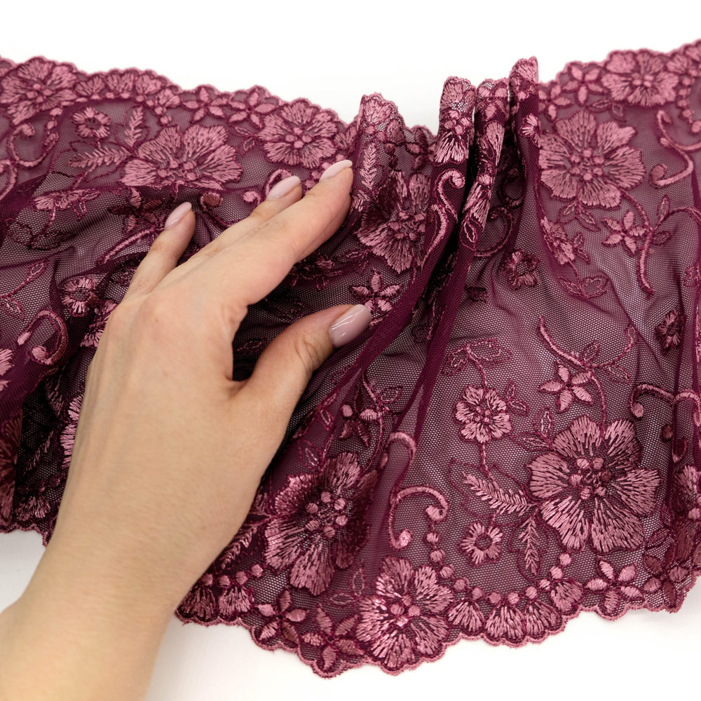 Вышивка на сетке БРУСНИКА, 21см