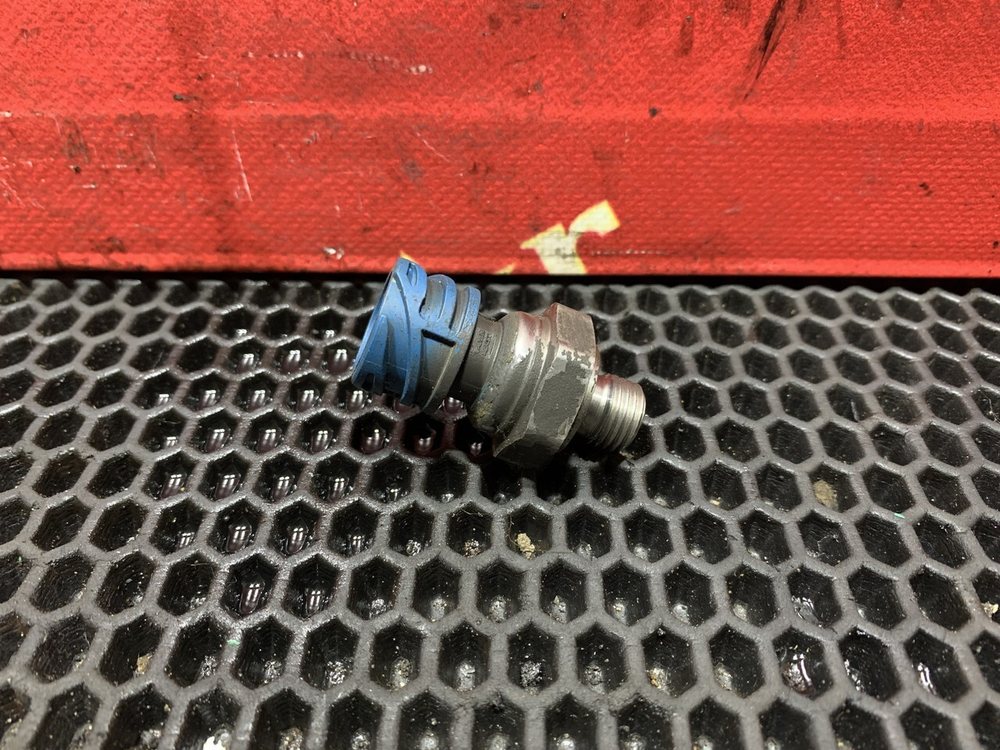 Датчик давления топлива 2021г