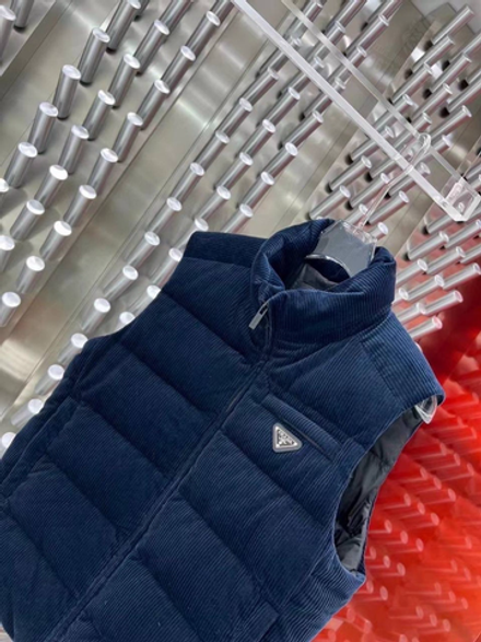 Пуховый жилет Prada