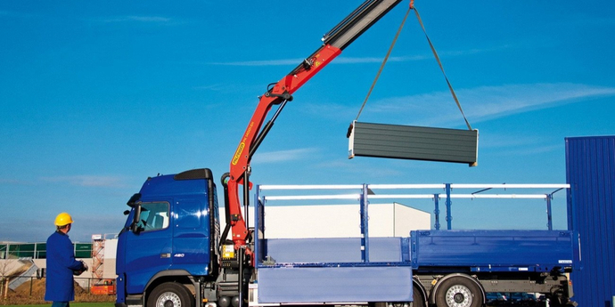 Перевозка с боковой загрузкой (бортовой транспорт, манипуляторы)