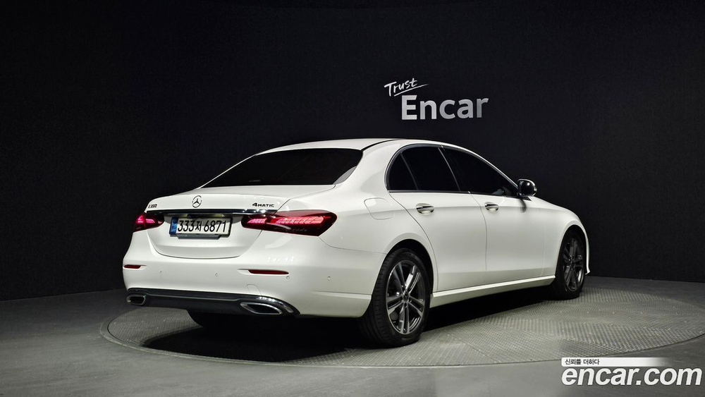 Mercedes-Benz E-Class W213 E350 4MATIC Avangarde (01.2021)