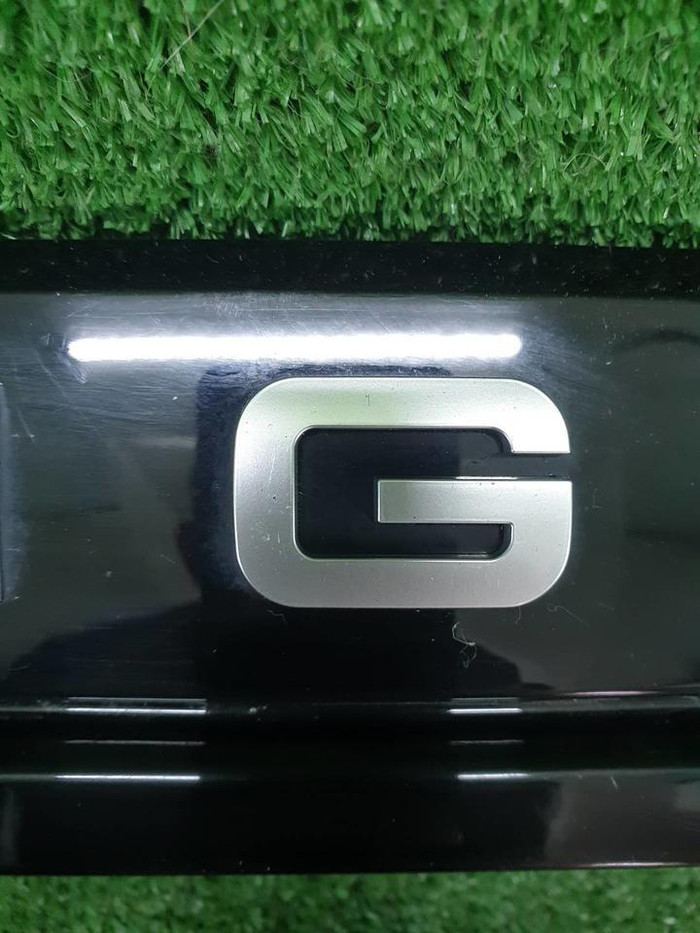 Накладка крышки багажника Range Rover Evoque 2 (2018-н.в.)