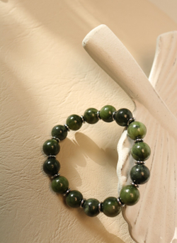 Браслет из нефрита "Круг гармонии"