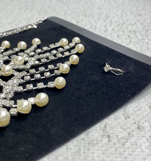 Комплект бижутерии (колье, серьги, браслет, кольцо)