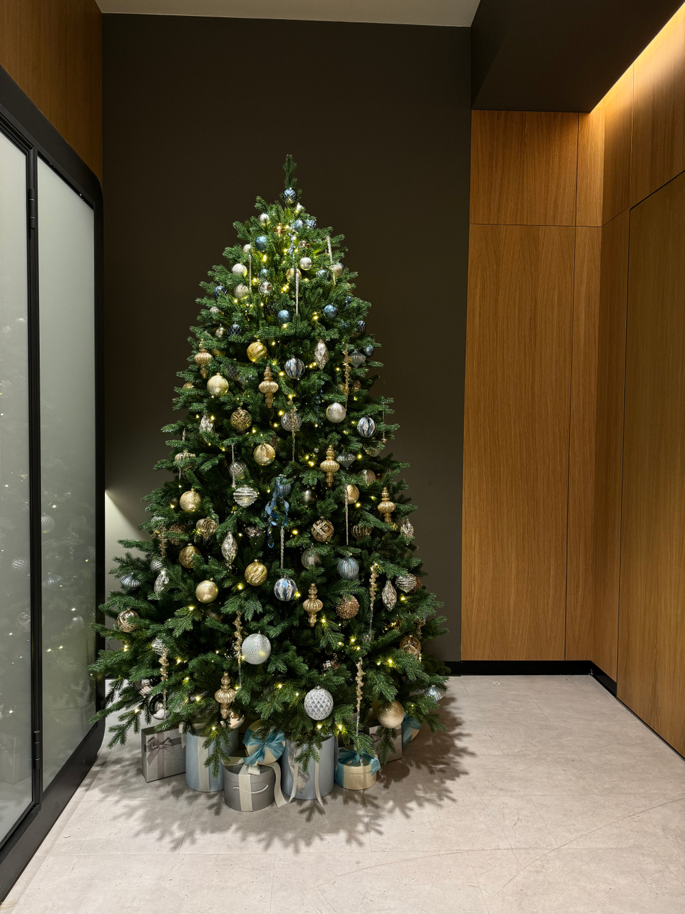 Новогодняя дизайнерская Ель «Морозное утро»