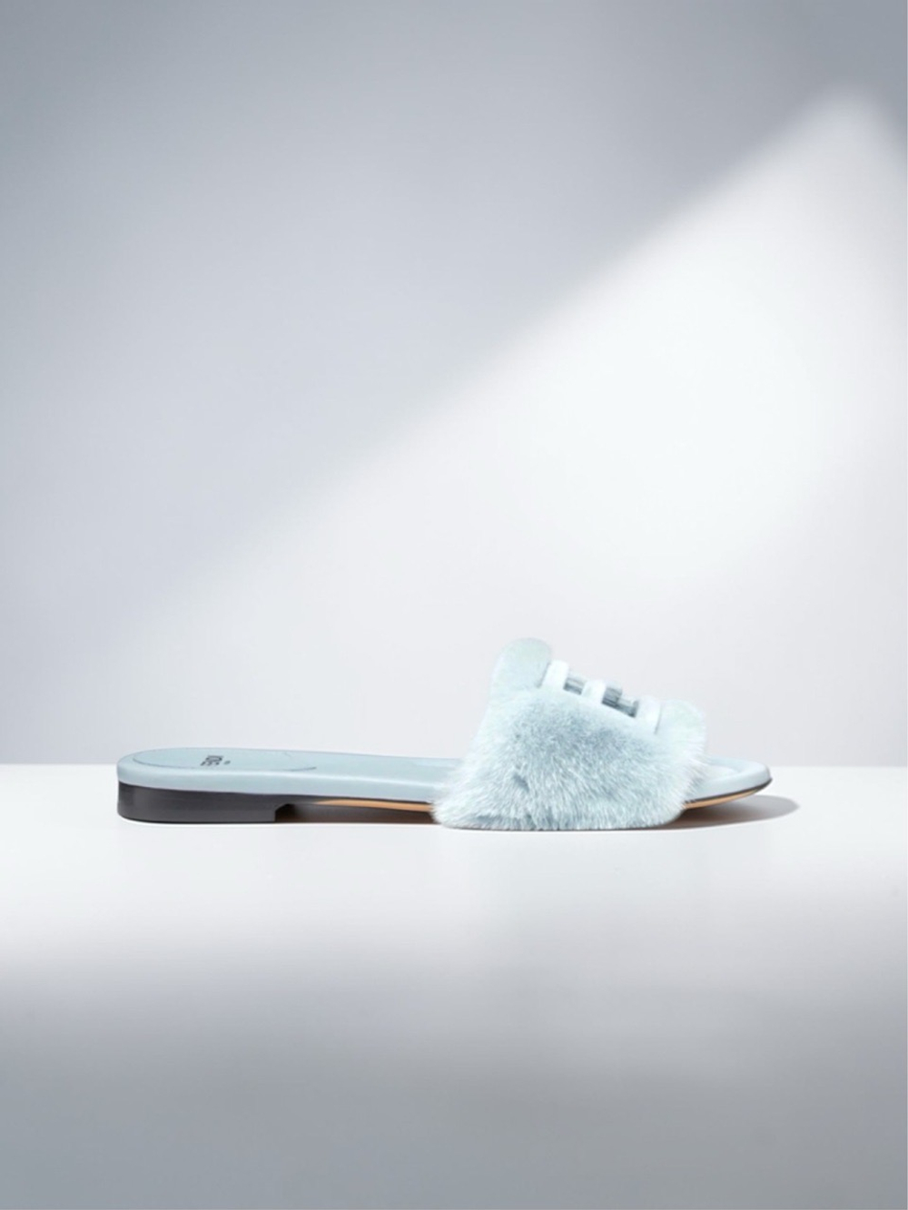 Шлёпанцы Fendi