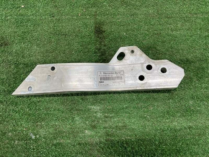 Кронштейн передней панели Mercedes E W213 (16-23)