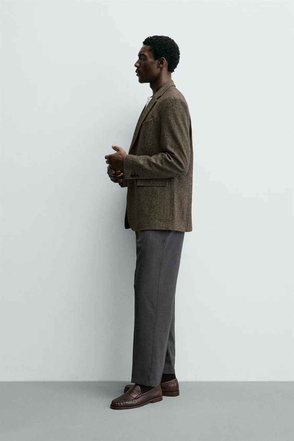 ZARA БРЮКИ REGULAR FIT ИЗ СМЕСОВОЙ ШЕРСТИ NON IRON, СЕРЫЙ