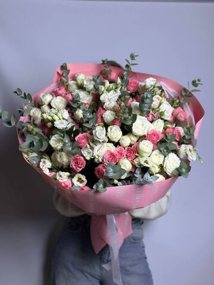 Букет из кустовых роз