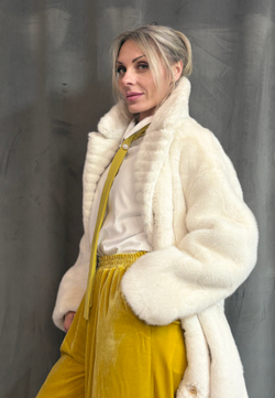 Шуба /белая /классика/ эко мех