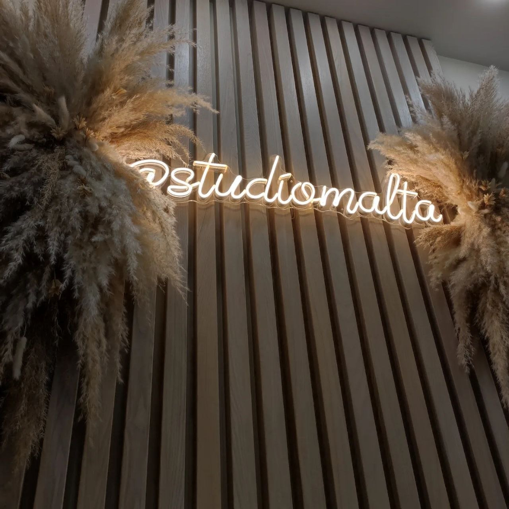 Панно из ламелей цельного массива ясеня