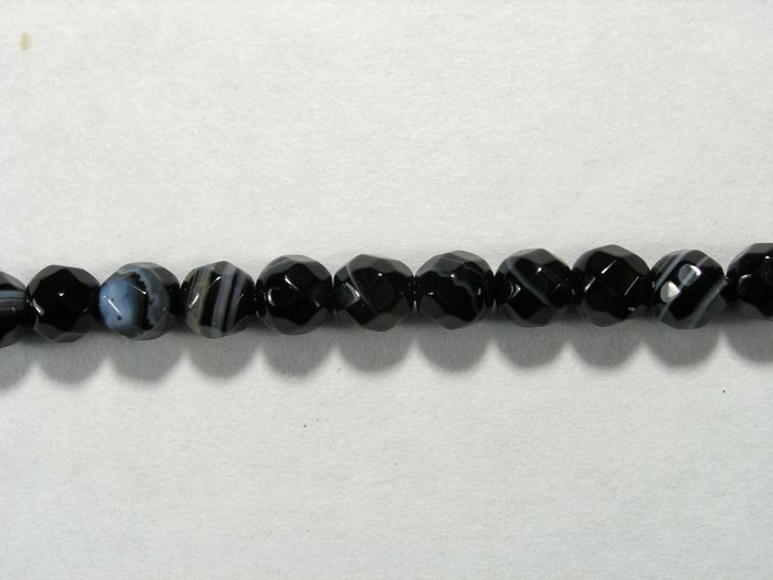 Бусина из агата черного, облагороженного, фигурная, 4 мм (шар, граненая)