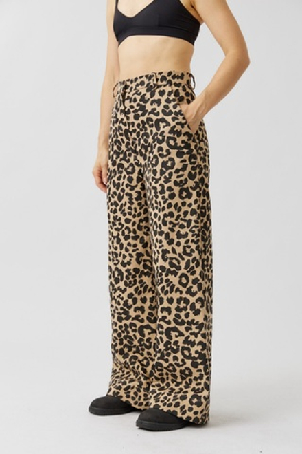 Широкие брюки с леопардовым принтом