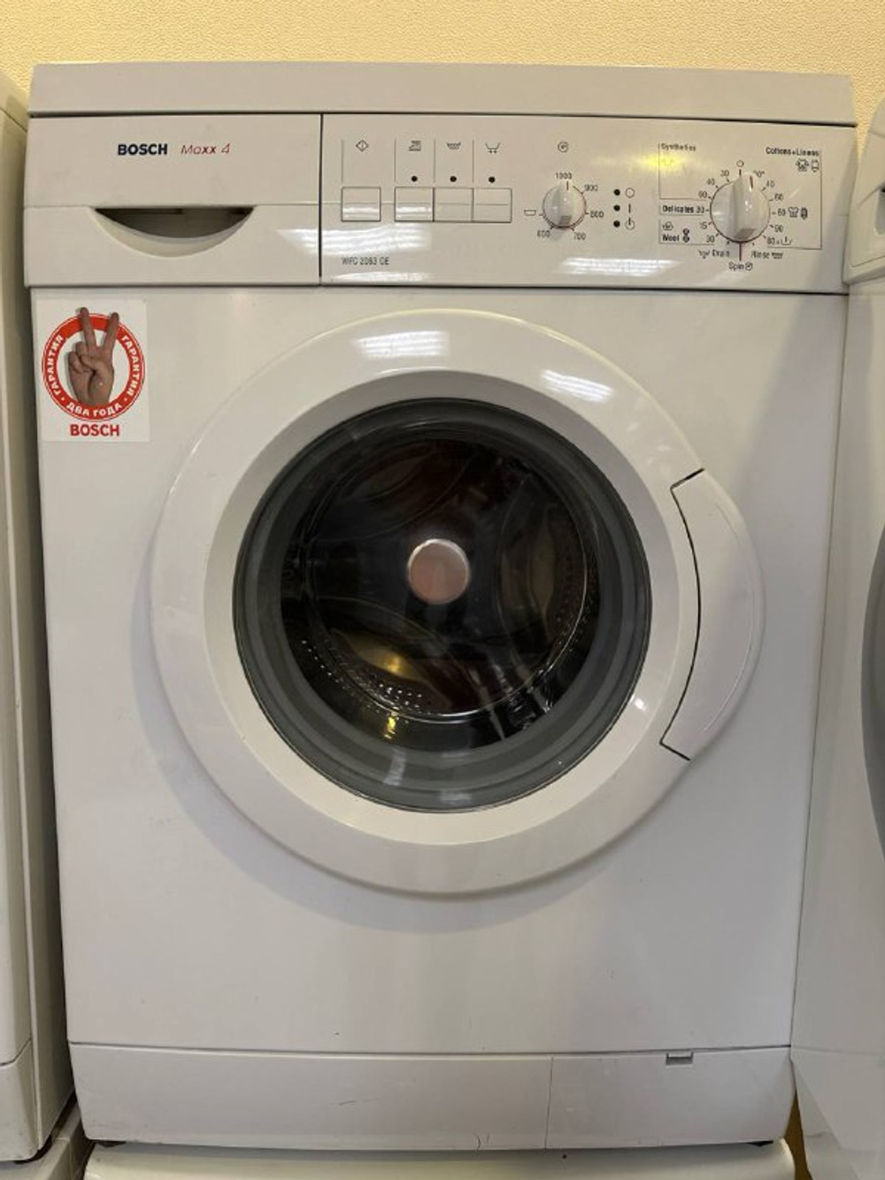 Стиральная машина Bosch WFC2063OE б/у фронтальная 4.5 кг до 1000 об/мин