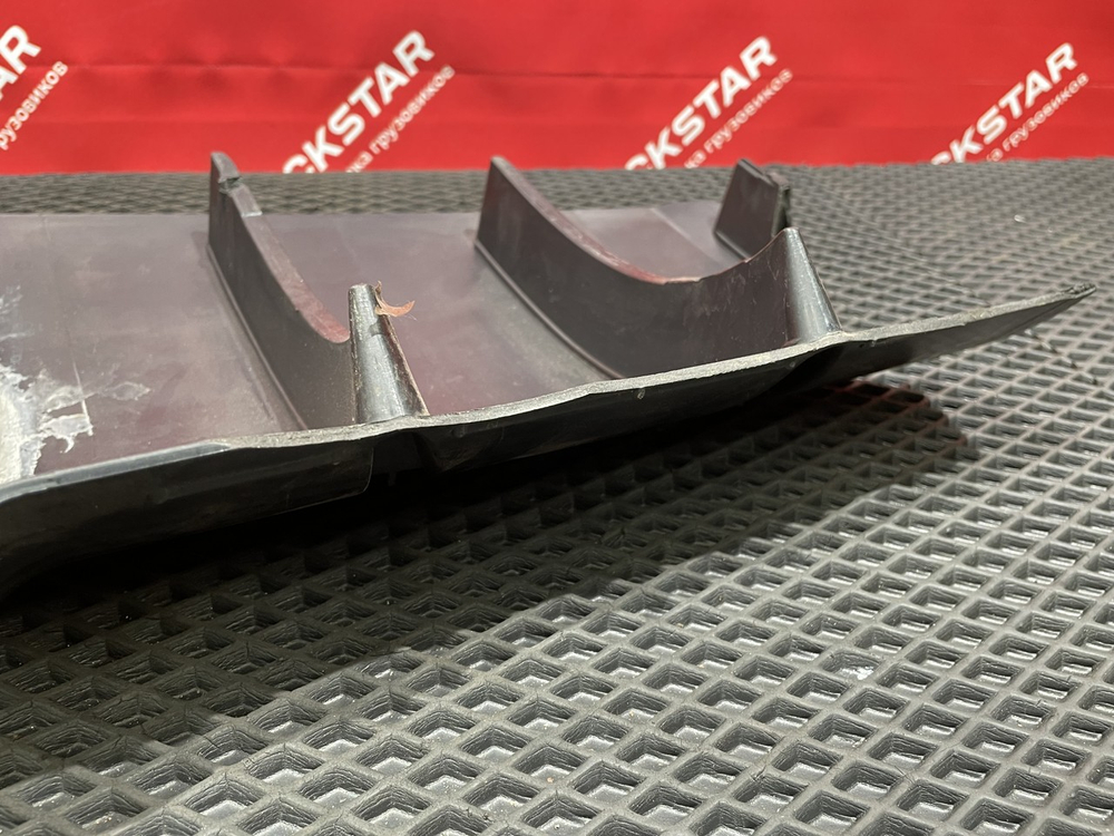 Дефлектор грязевой правый