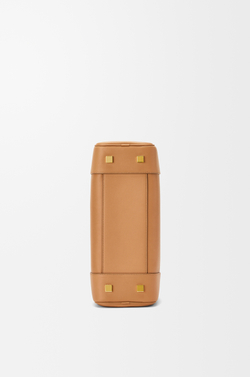 Loewe Сумка Amazona 28 из телячьей кожи наппа, светло-коричневый