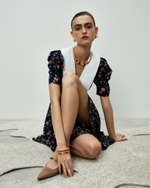 Платье с белым воротников