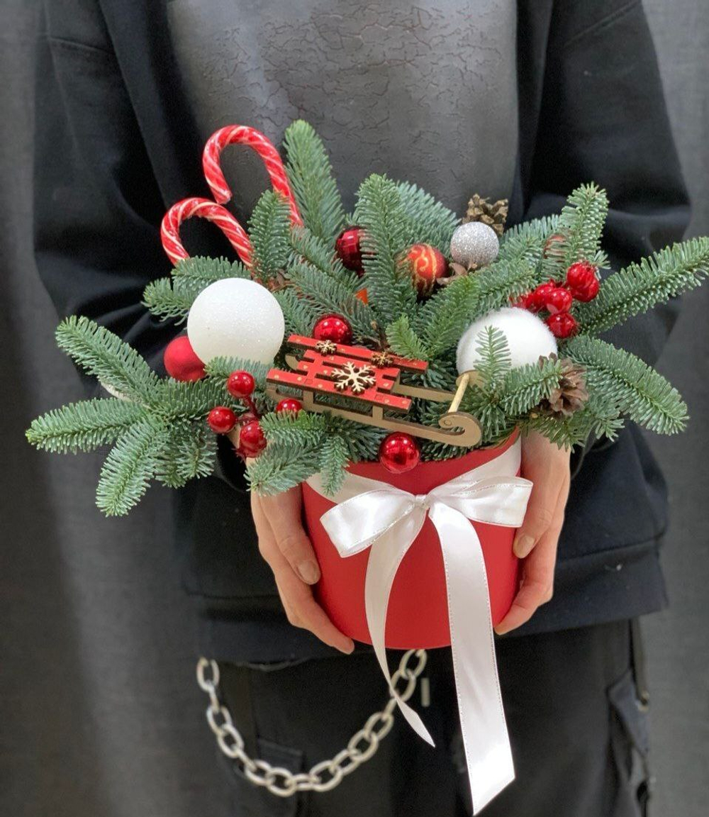 Композиция "Праздник к нам приходит..."