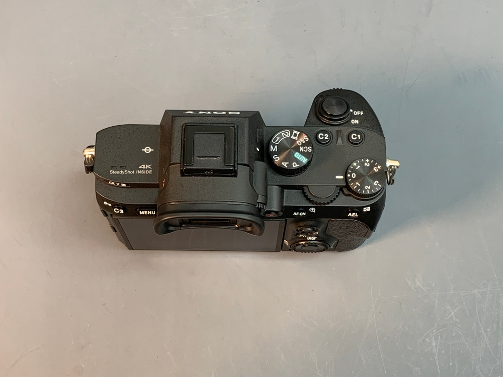 Sony A7 III 30.700 кадров