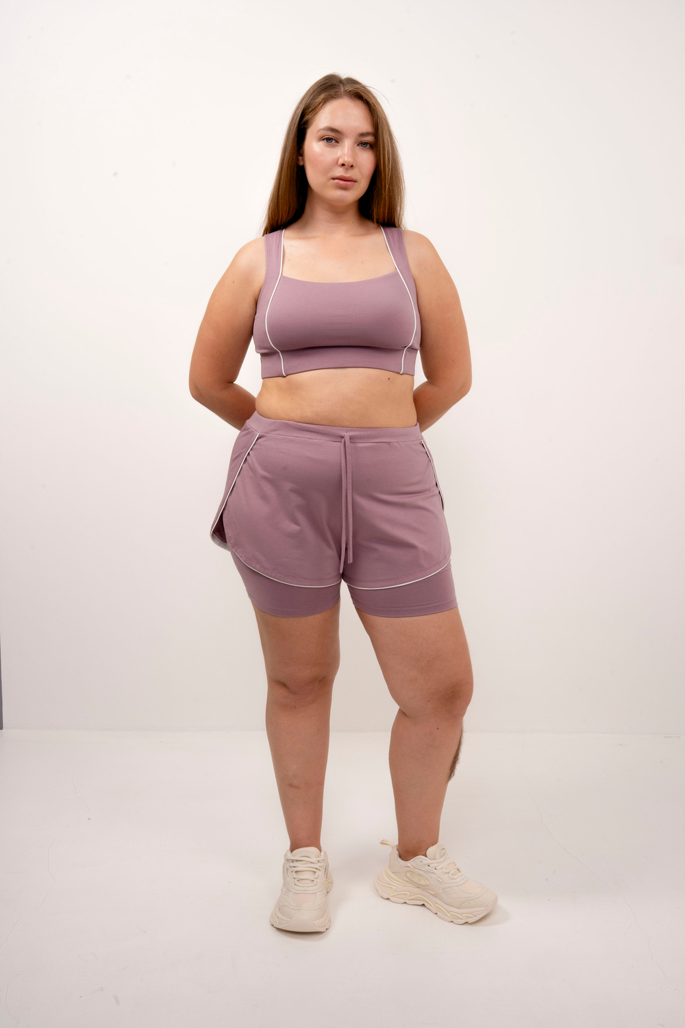 Мини-шорты с контрастным кантом | Последние размеры