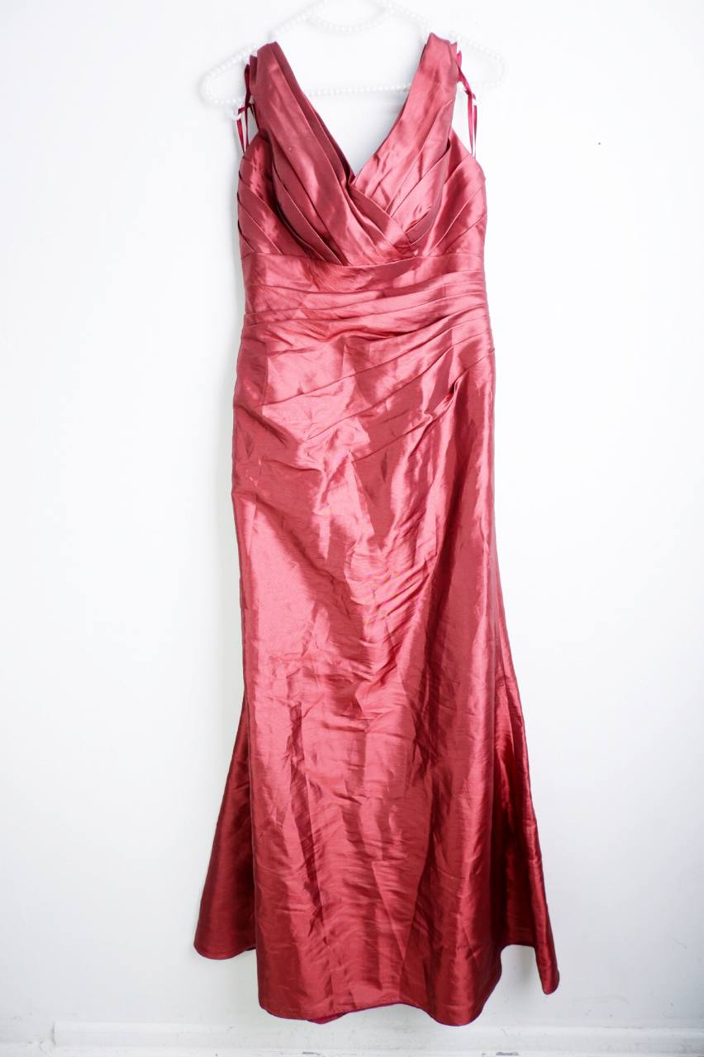 Платье для вечернего образа, визуально на 44 размер, новое