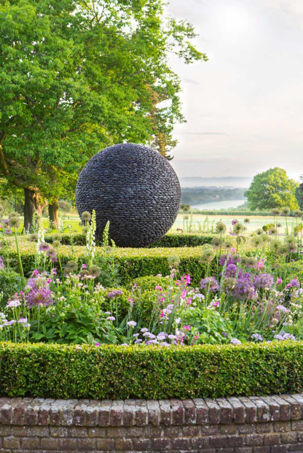 The Gardener`s Palette: Creating Colour Harmony in the Garden