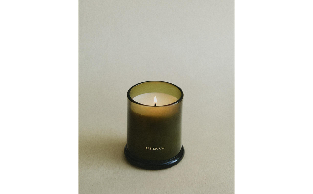 Zara Home Свеча ароматическая Basilicum 150 г, растительный воск, аромат свежий цитрусовый, Горчичный