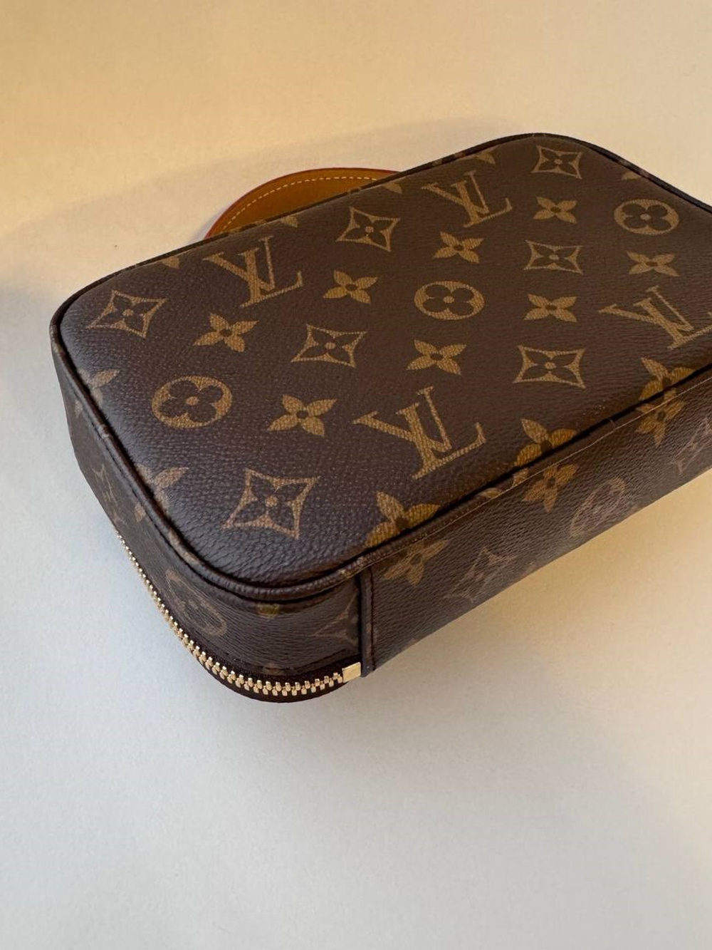 Сумка Louis Vuitton Utility Crossbody