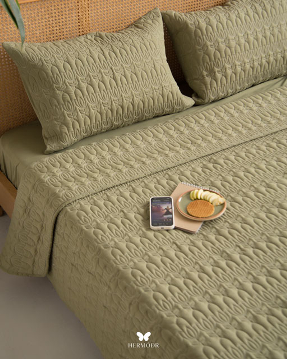 Комплект стеганного покрывала и 2 наволочек Lalehzar Green Hermodr 130220297 Иран