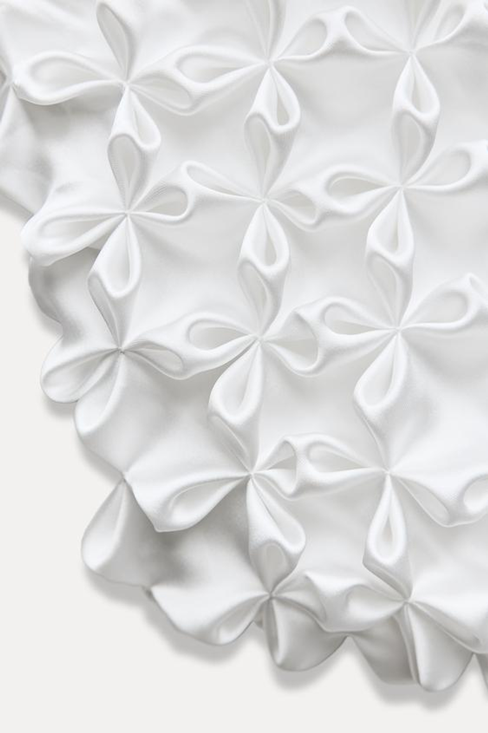 ZARA ОБЪЕМНЫЙ АТЛАСНЫЙ ТОП, БЕЛЫЙ