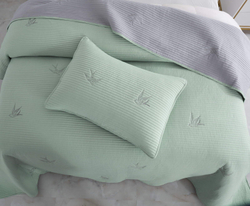 Покрывало 160х220 и наволочка 50х70 Sofi De MarkO Жаклин зеленое