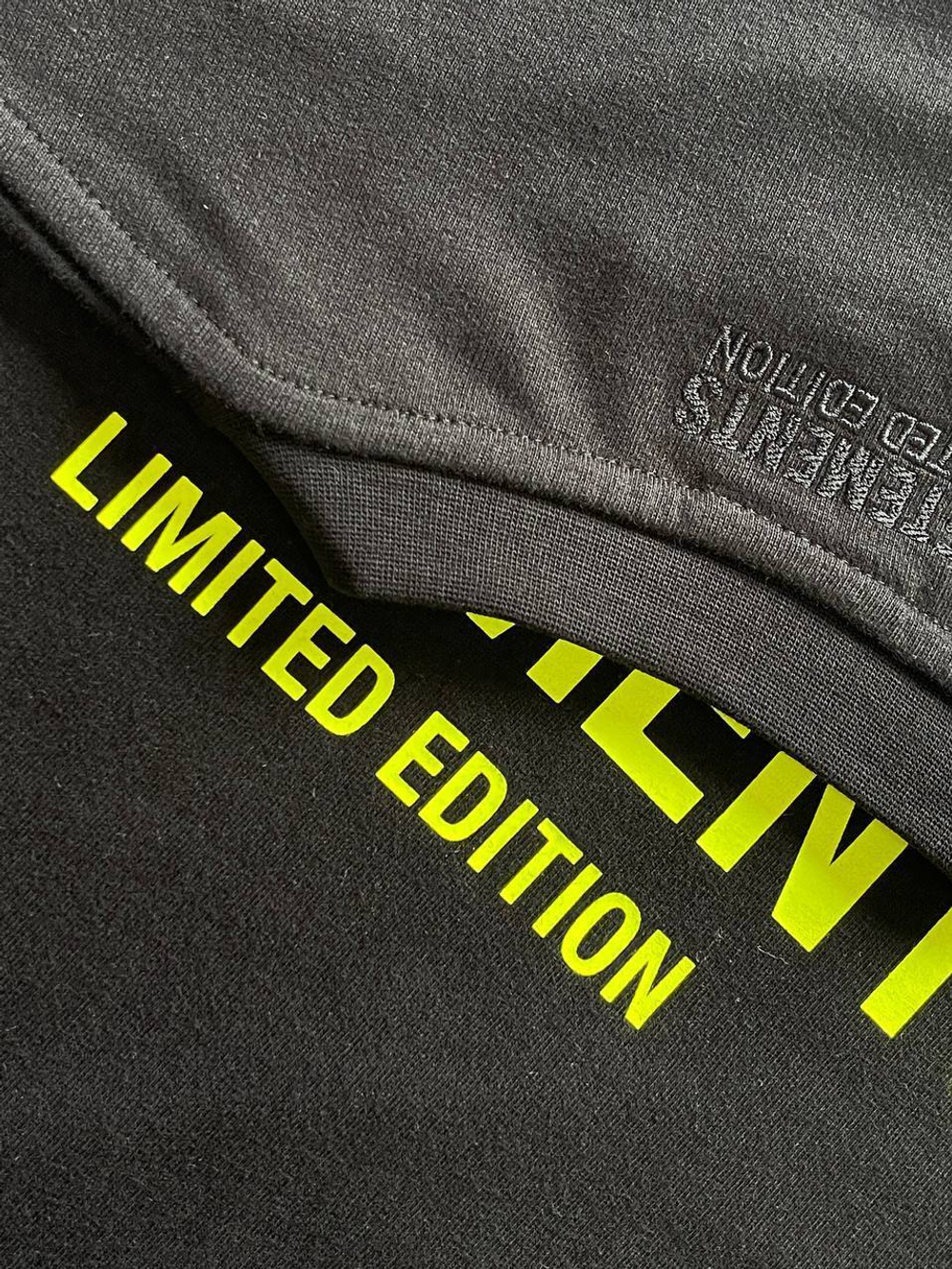 Футболка Vetements