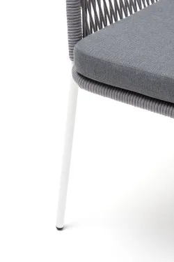 "Лион" стул плетеный из роупа, каркас из стали белый муар, роуп светло-серый круглый, ткань светло-серая