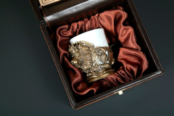 Чашка для кофе "Мудрому руководителю" в подарочном кейсе с художественным оформлением