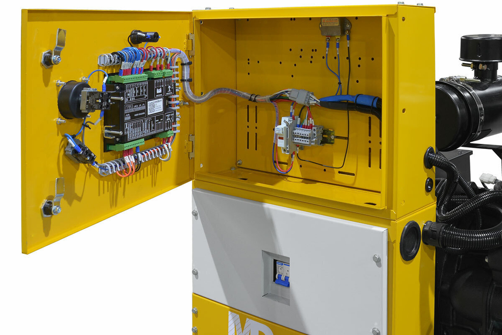 Резервный дизельный генератор МД ЭД-10-230-1РПМ29 в погодозащитном кожухе на шасси