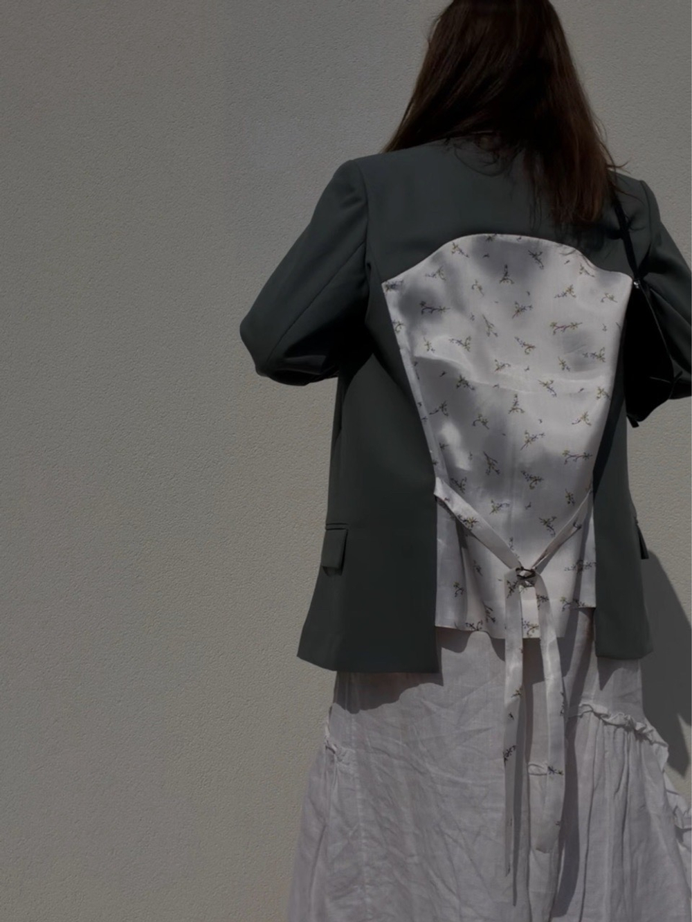 Жакет Полынь с молочной спинкой с нежными цветами