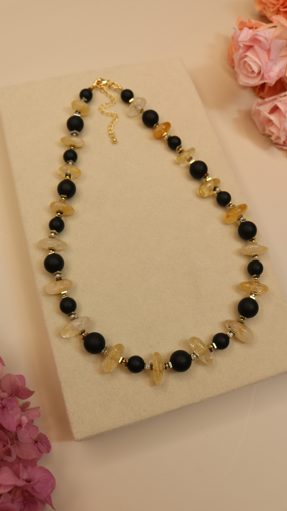 Чокер "Сияние контраста" с цитрином и агатом