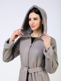 Дубленка зимняя натуральная с капюшоном