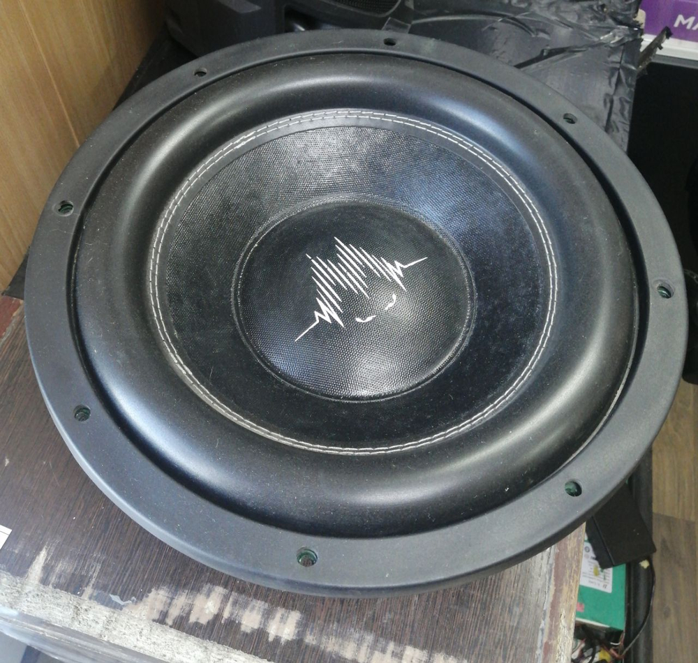 Сабвуфер MOMO TS-1215 v3