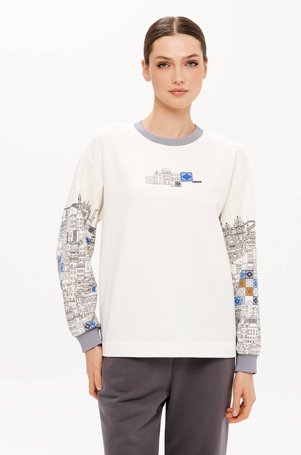 23350 Свитшот женский (молочный)