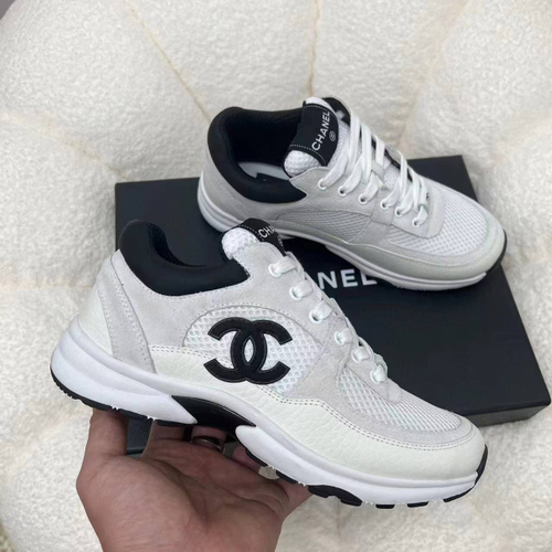 Женские кроссовки Chanel серого цвета с логотипом