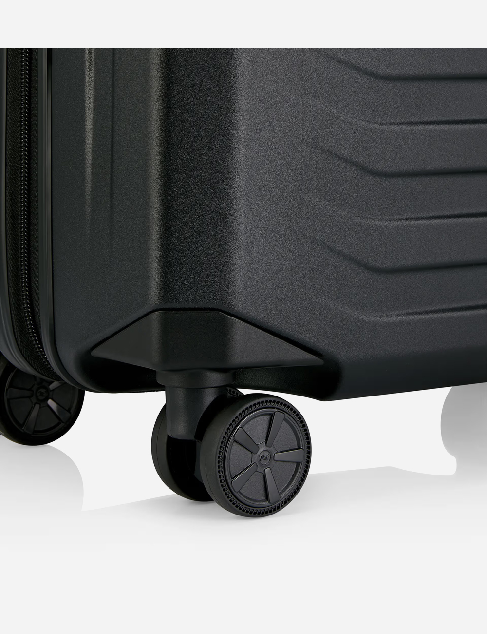 Чемодан Porsche Design Roadster Hardcase Trolley S "Black"