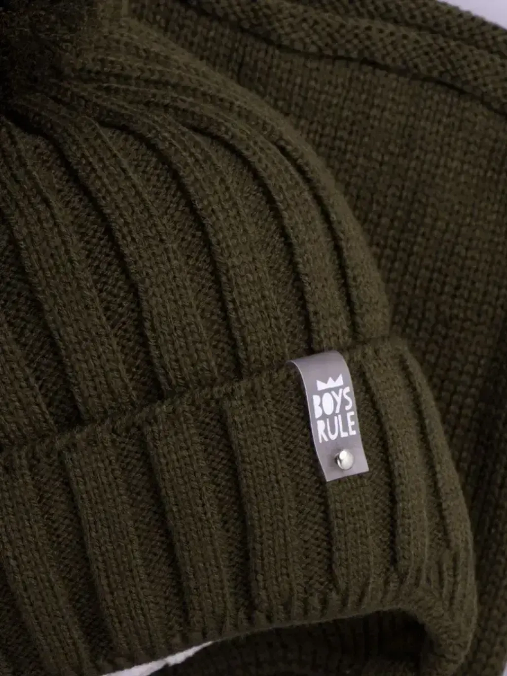 Шапка для мальчика осенняя вязаная и снуд