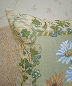 Декоративный гобеленовый чехол Летний сад 47х47