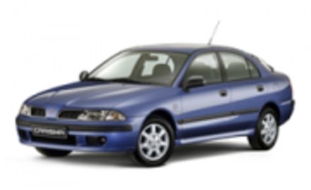 Чехлы на Mitsubishi Carisma до 2003г. седан Задняя спинка 40 на 60, сиденье единое. Задний подлокотник молния, 2 надкрыльника, 5 подголовников
