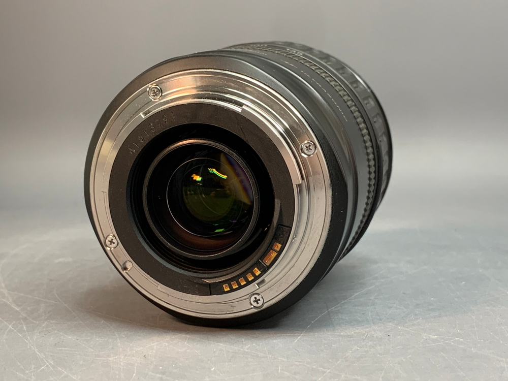 Canon EF 28-135mm 3.5-5.6 IS USM, внутри пыль
