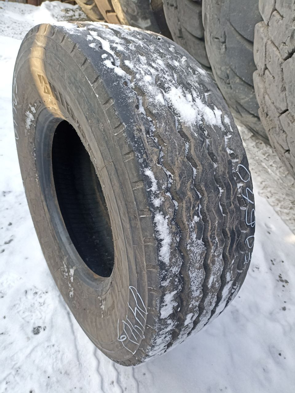 385/65R22.5 Bridgestone R168 шина б/у