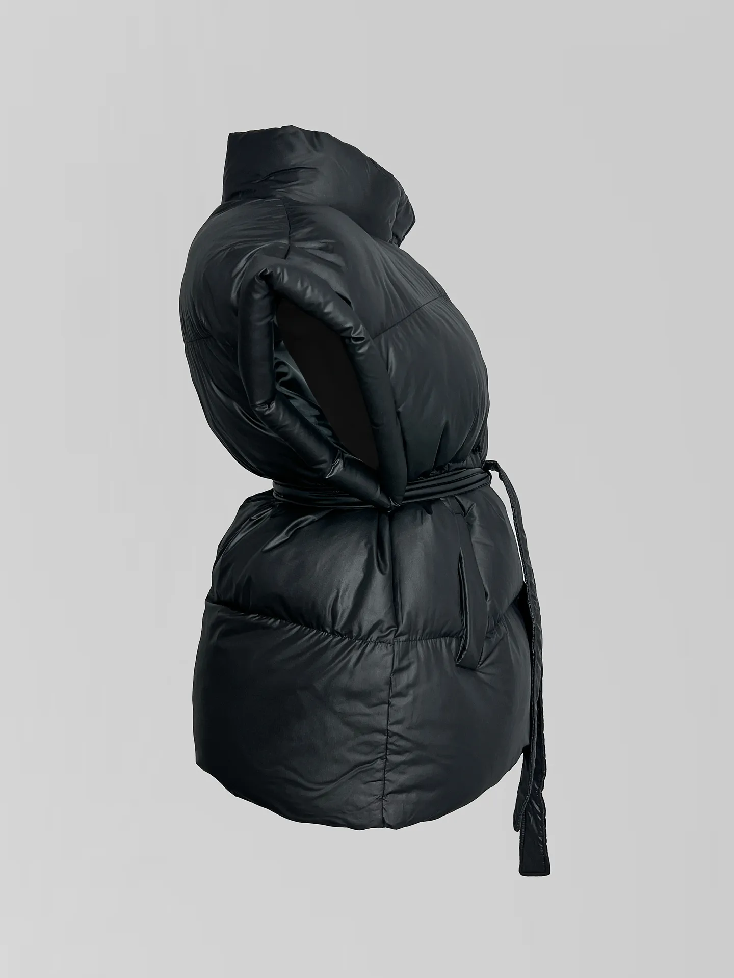 Жилетка Haiziyuan 8017 однотонная на молнии с поясом