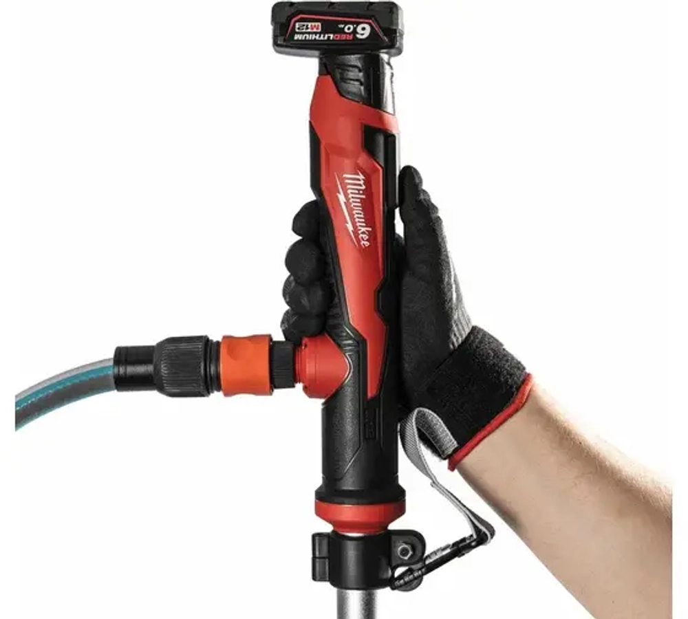 Аккумуляторный насос для перекачки воды Milwaukee M12 BSWP-0