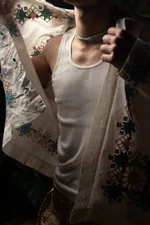 Купить Рубашка Soeurs Украшенная Повторяющимся Узором / Repeating Pattern Long Sleeve белая Рубашка Soeurs Украшенная Повторяющимся Узором / Repeating Pattern Long Sleeve белая